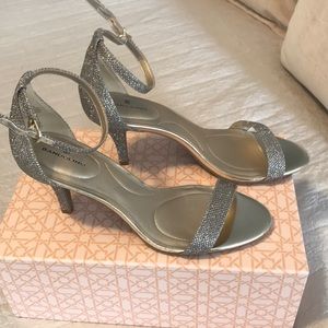 Bandolino gold elegant sandals. Brand new no tags.